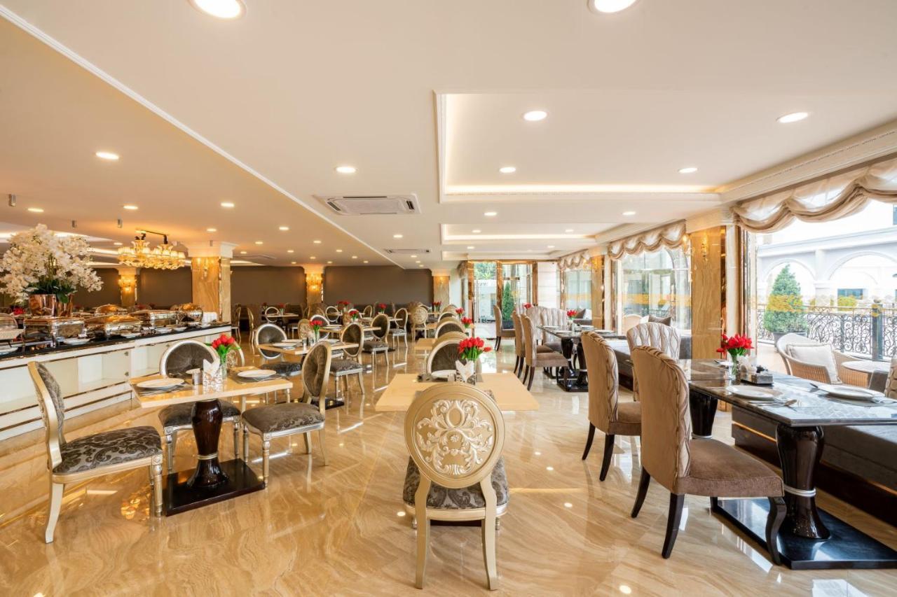Lk Emerald Beach - Sha Extra Plus Pattaya Bagian luar foto The restaurant
