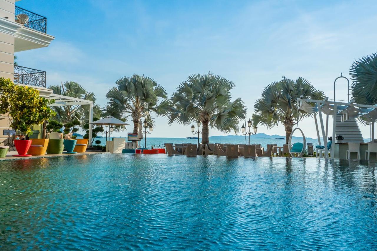 Lk Emerald Beach - Sha Extra Plus Pattaya Bagian luar foto Infinity pool at the hotel