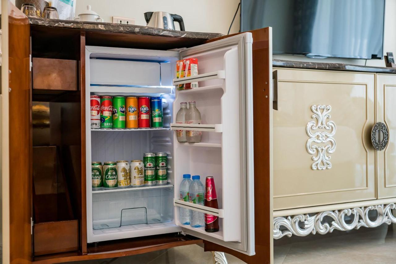 Lk Emerald Beach - Sha Extra Plus Pattaya Bagian luar foto A mini-bar in a hotel room