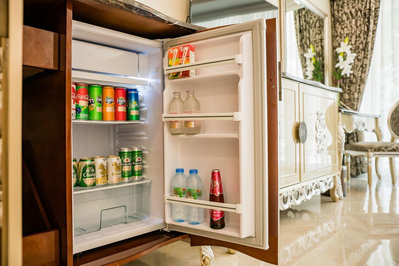 Lk Emerald Beach - Sha Extra Plus Pattaya Bagian luar foto A refrigerator