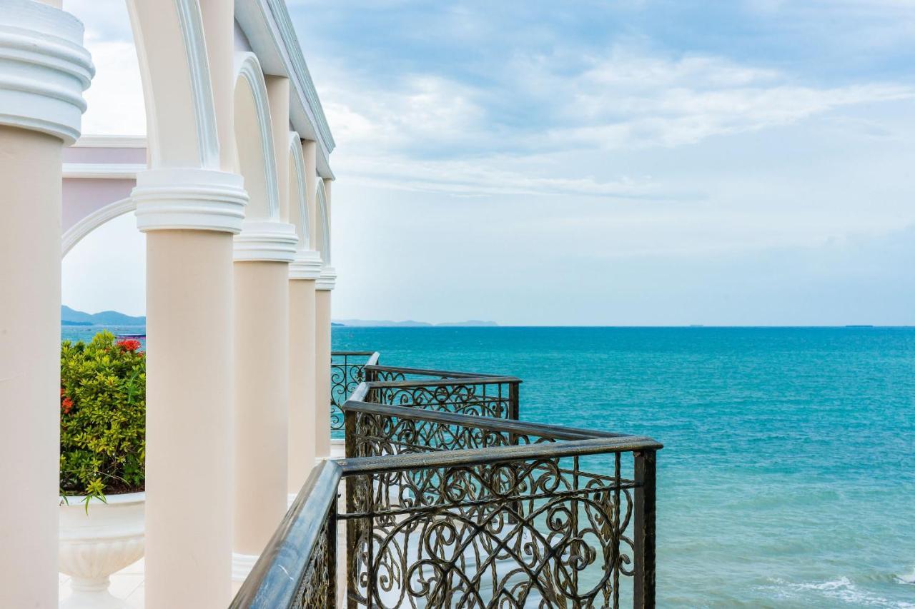 Lk Emerald Beach - Sha Extra Plus Pattaya Bagian luar foto Balcony with sea view