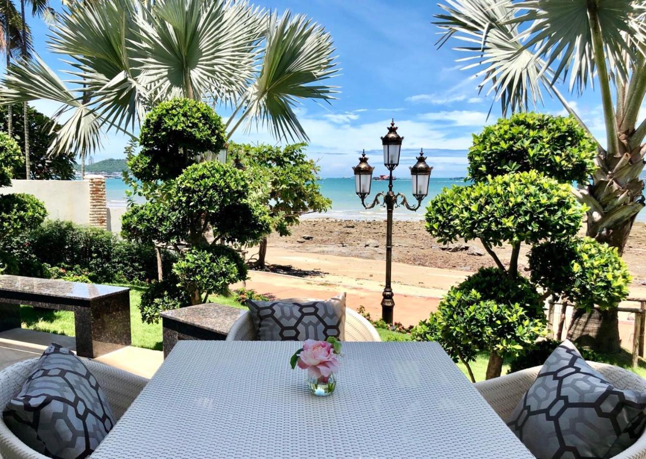 Lk Emerald Beach - Sha Extra Plus Pattaya Bagian luar foto View of the beach from the hotel