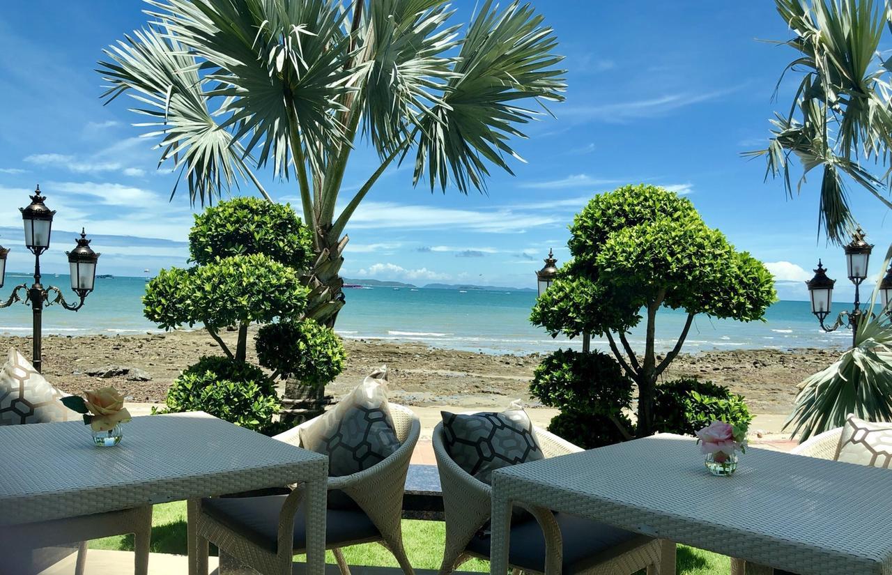Lk Emerald Beach - Sha Extra Plus Pattaya Bagian luar foto View of the beach from the hotel