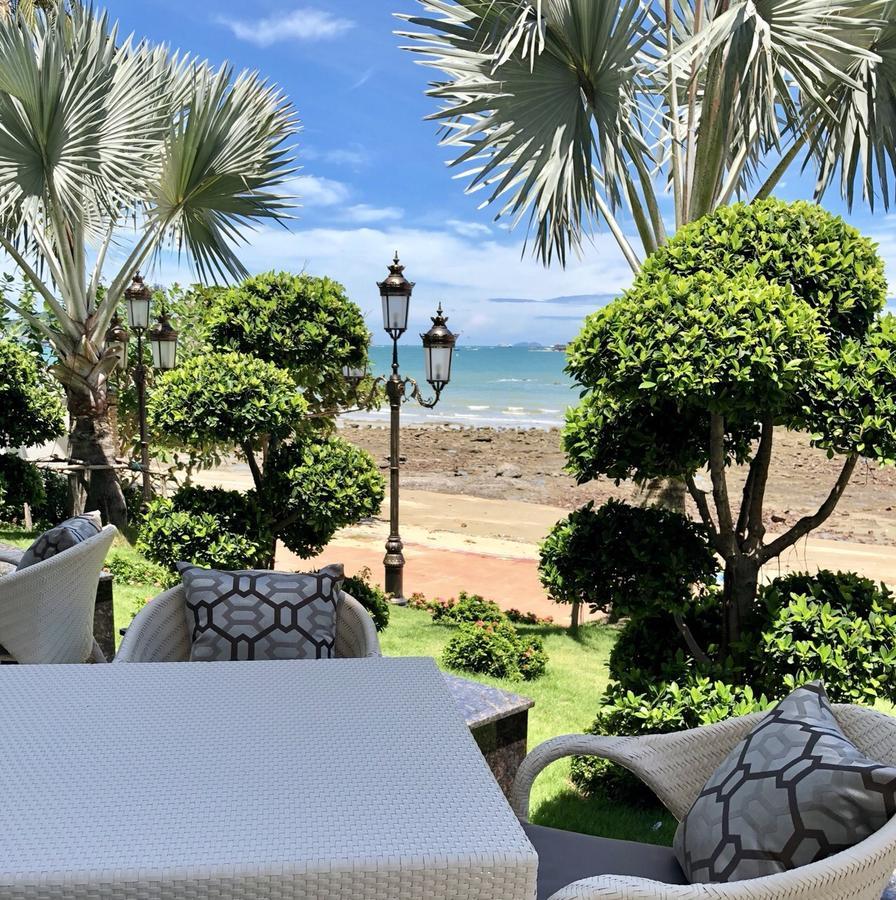 Lk Emerald Beach - Sha Extra Plus Pattaya Bagian luar foto View of the beach from the hotel